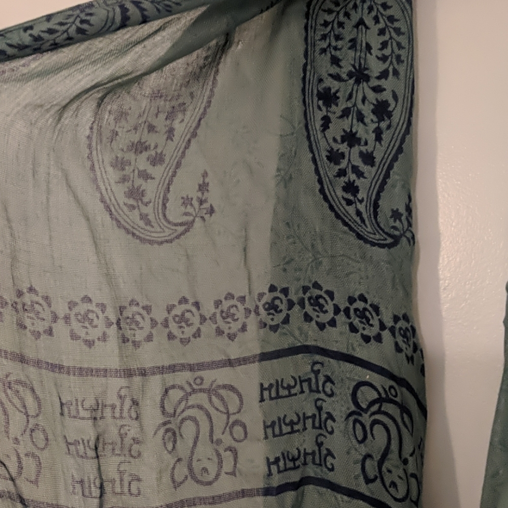Scarf - Picture 3 of 3